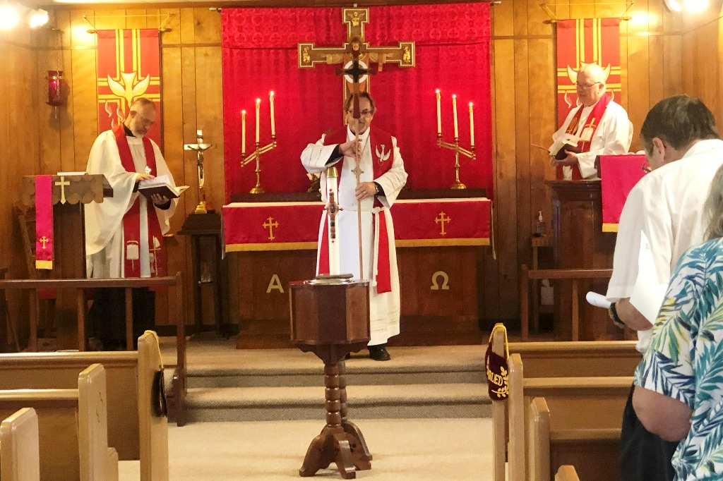 Our Savior Lutheran Church exterior or sanctuary